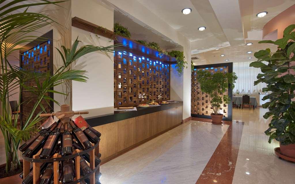 Park Hotel Centro Congressi Потенца Ресторан фото